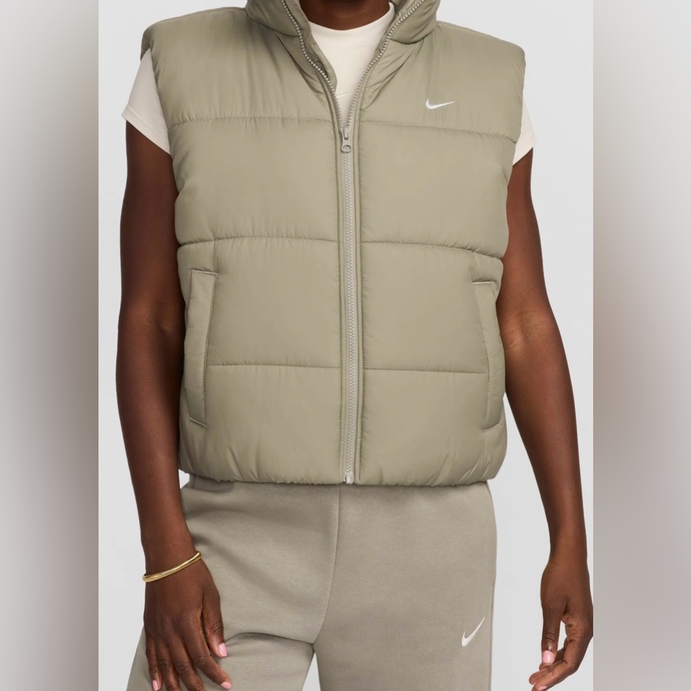 Nike Therma-FIT Puffer Vest - Light Army & White - Size Small (NWOT)